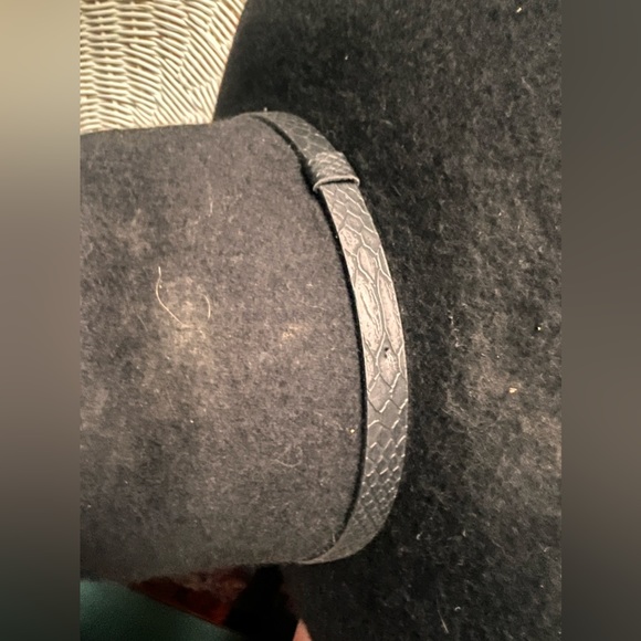 3 wool hat bundle universal thread - Picture 10 of 11